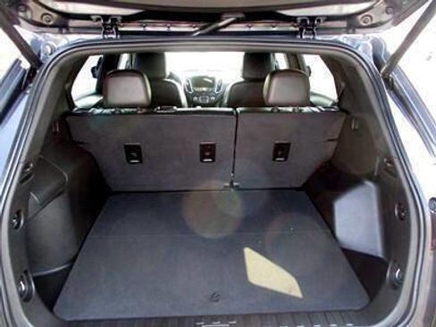 Used 2022 Chevrolet Equinox RS w/ RS Leather Package image 7