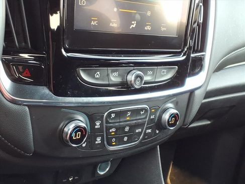 Used 2023 Chevrolet Traverse LT AWD/4WD image 9
