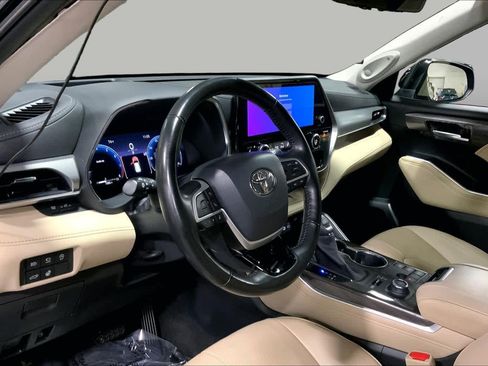 Used 2023 Toyota Highlander Platinum AWD/4WD image 18