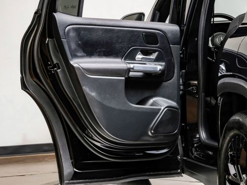 Used 2024 Mercedes-Benz GLB 250 w/ Exclusive Package image 45