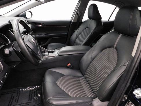 Used 2022 Toyota Camry SE image 25