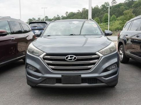 Used 2016 Hyundai Tucson Limited w/ Option Group 03 FWD image 2