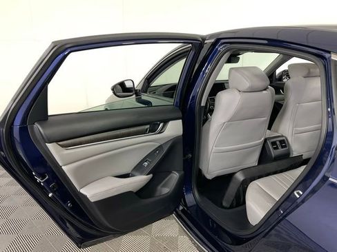 Used 2018 Honda Accord Touring image 33