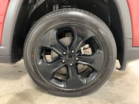 Used 2021 Jeep Compass Latitude AWD/4WD image 12