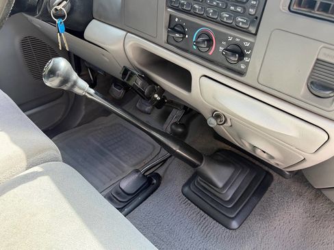 Used 2000 Ford F350 XLT AWD/4WD image 3