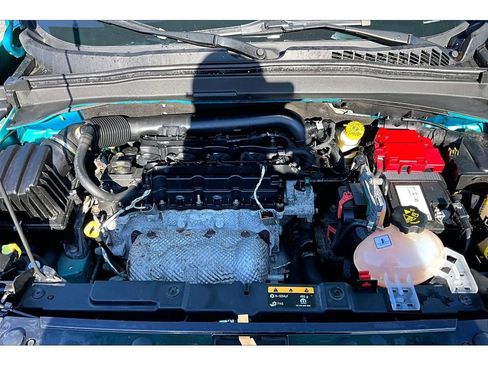 Used 2020 Jeep Renegade Latitude w/ Cold Weather Group image 11