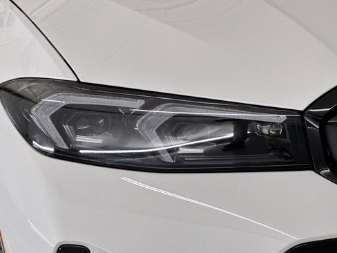 New 2026 BMW 330i Sedan w/ M Sport Package image 10