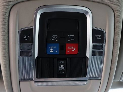 Used 2022 RAM 1500 Laramie AWD/4WD image 27