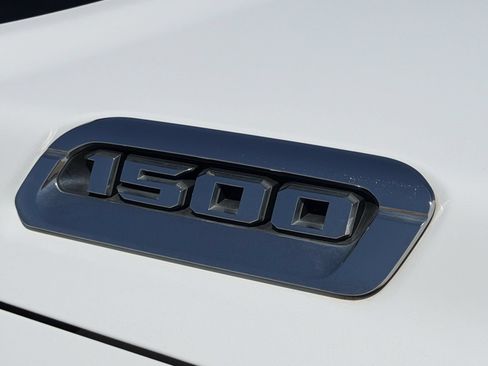 Used 2019 RAM 1500 Big Horn AWD/4WD image 11