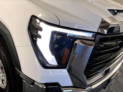 Certified 2024 GMC Sierra 2500 Pro w/ Convenience Package image 19