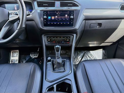 Used 2022 Volkswagen Tiguan SE R-Line FWD image 19