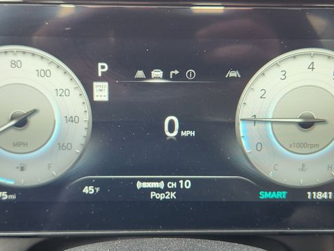 Certified 2024 Hyundai Elantra SEL image 18