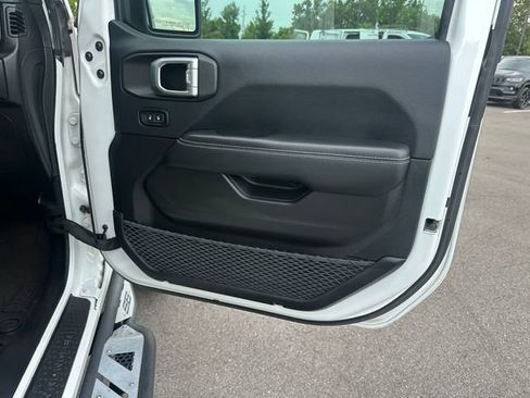 Used 2019 Jeep Wrangler Unlimited Rubicon AWD/4WD image 22