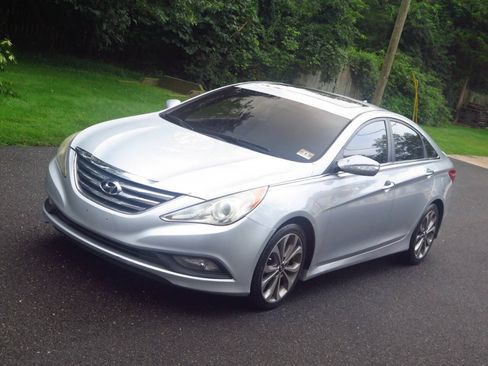 Used 2014 Hyundai Sonata SE w/ Premium Package 04 FWD image 16