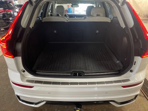 Certified 2024 Volvo XC60 B5 Plus w/ Protection Package Premier AWD/4WD image 27