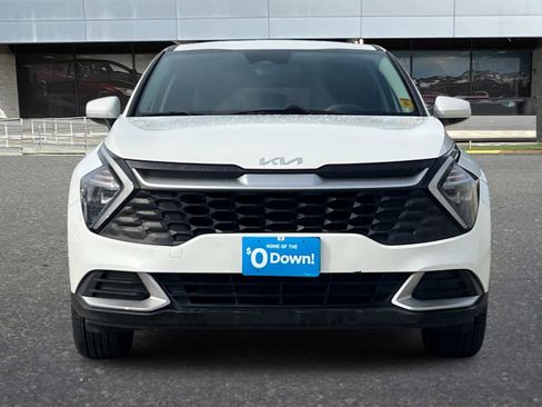Used 2023 Kia Sportage LX image 9