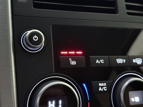 Used 2016 Land Rover Discovery Sport SE image 35