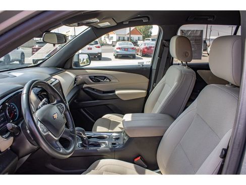 Used 2023 Chevrolet Traverse LT w/ LPO, Cargo Package AWD/4WD image 29
