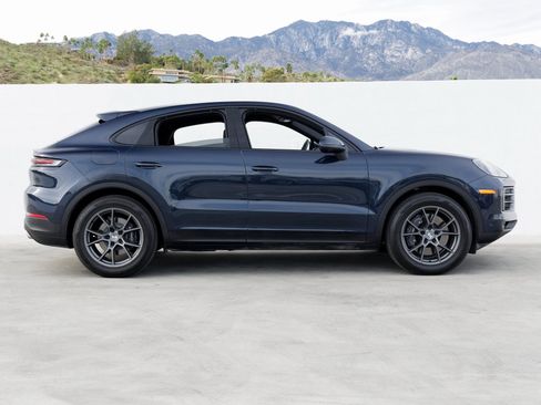 Certified 2025 Porsche Cayenne Coupe image 8