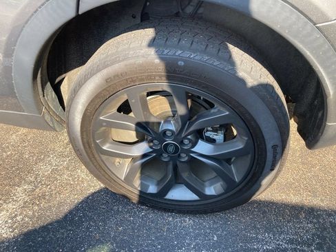 Used 2019 Land Rover Discovery Sport AWD/4WD image 7