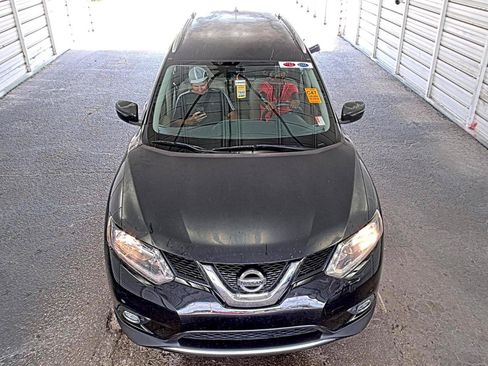Used 2016 Nissan Rogue SV FWD image 2
