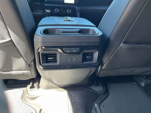 Used 2025 GMC Sierra 2500 AT4 w/ AT4 Premium Plus Package AWD/4WD image 20