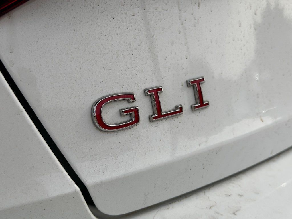 Used 2024 Volkswagen Jetta GLI 40th Anniversary Edition FWD image 10