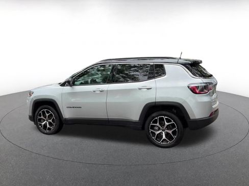 Used 2025 Jeep Compass Limited AWD/4WD image 10