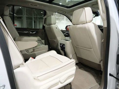 Used 2022 GMC Yukon XL Denali w/ Advanced Technology Package image 24