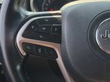 Used 2020 Jeep Grand Cherokee Laredo w/ 18" Wheel & 8.4" Radio Group image 4