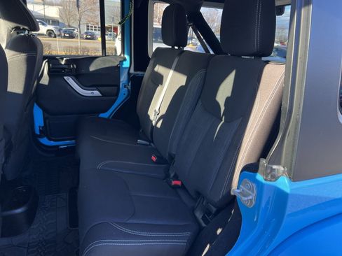 Used 2017 Jeep Wrangler Unlimited Sahara w/ Connectivity Group image 21