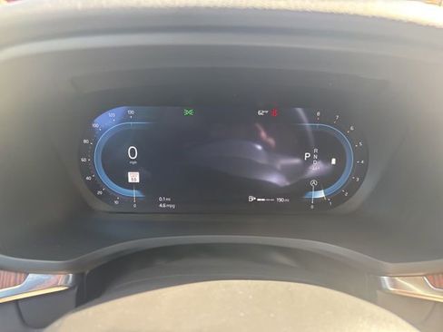 Used 2025 Volvo V60 B5 Cross Country Plus image 40