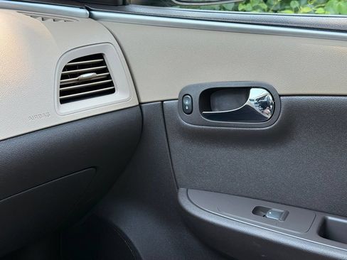 Used 2010 Chevrolet Malibu LS FWD image 35