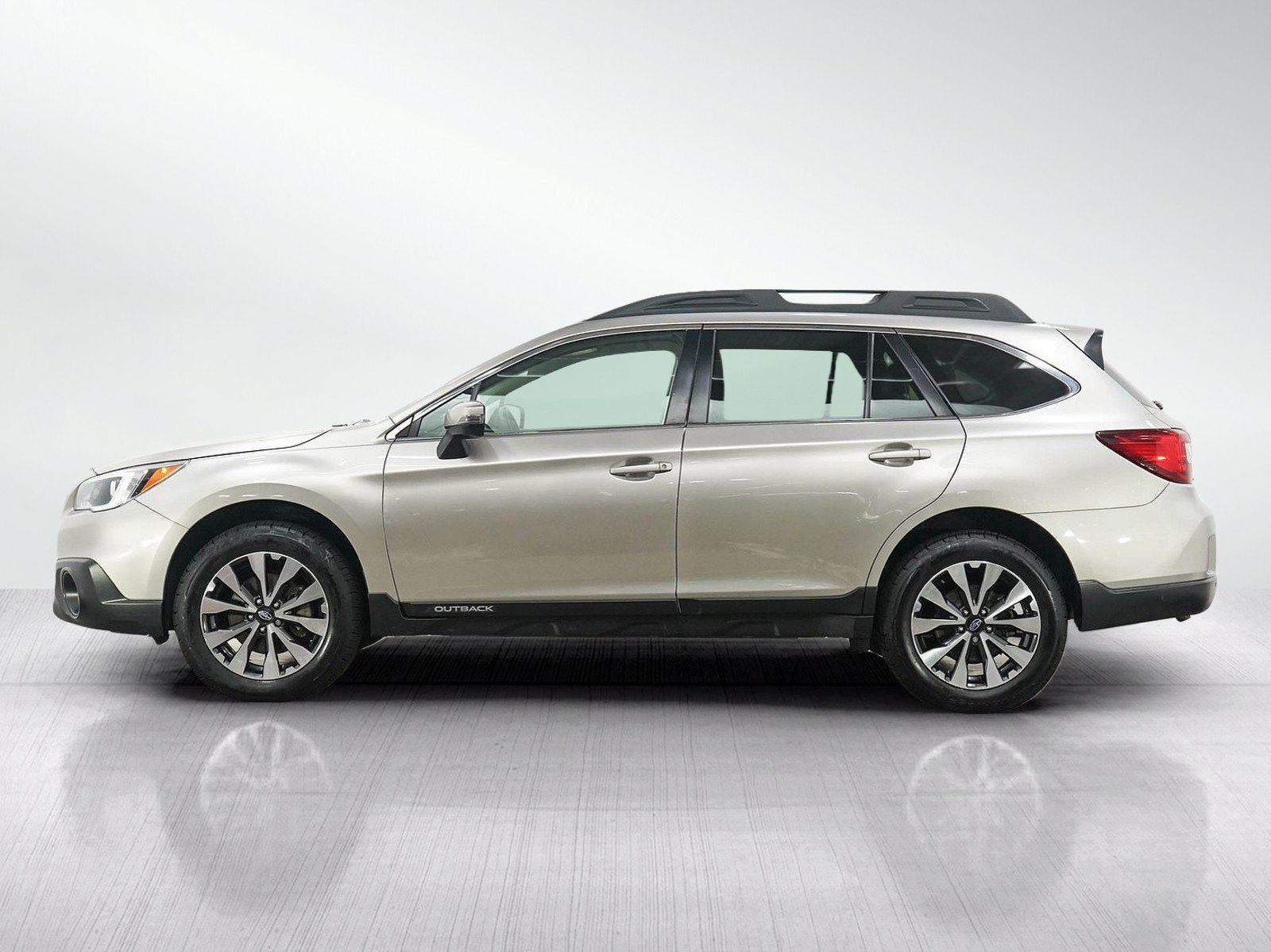 Used 2017 Subaru Outback 3.6R Limited AWD/4WD image 2