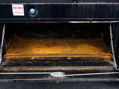 Used 2017 Ford F550 4x4 Crew Cab Super Duty image 13