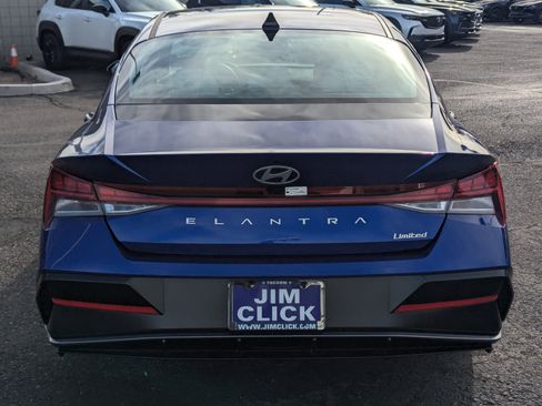 Certified 2025 Hyundai Elantra Limited w/ Cargo Package image 3