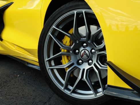 Used 2025 Chevrolet Corvette Z06 w/ Chrome Exterior Badge Package image 7