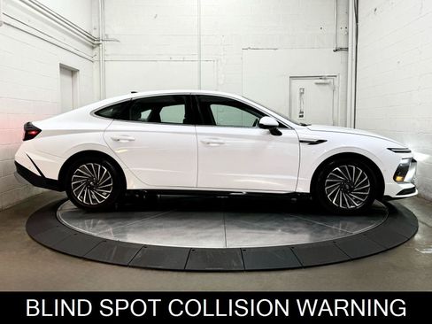 Used 2025 Hyundai Sonata Limited FWD image 10