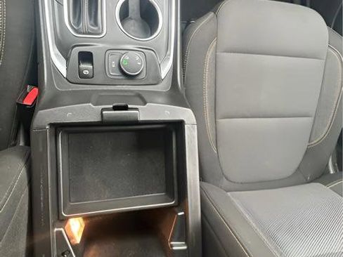 Used 2020 Chevrolet Traverse LT image 13