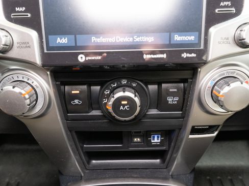 Used 2020 Toyota 4Runner SR5 Premium w/ Moonroof Package RWD image 21