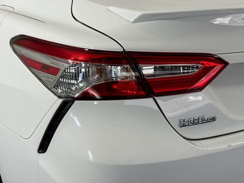 Used 2020 Toyota Camry SE image 35