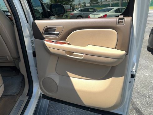 Used 2012 Chevrolet Suburban LTZ AWD/4WD image 25