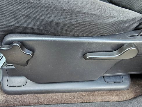 Used 2013 Chevrolet Silverado 1500 LT image 25