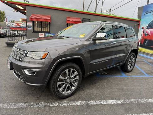 Used 2017 Jeep Grand Cherokee Overland w/ Jeep Active Safety Group image 57