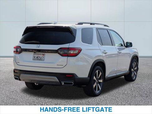 Certified 2024 Honda Pilot Touring image 7