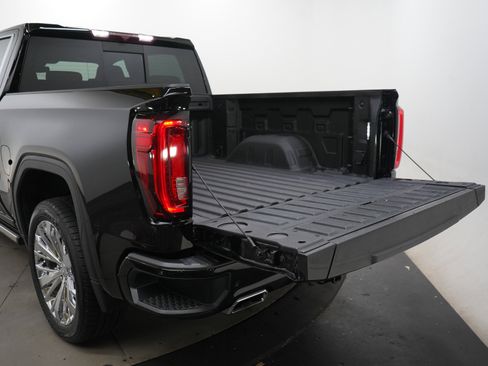Used 2022 GMC Sierra 1500 Denali AWD/4WD image 9