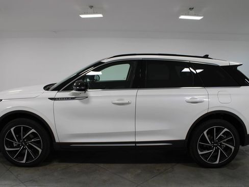 Used 2026 Lincoln Corsair Reserve image 6