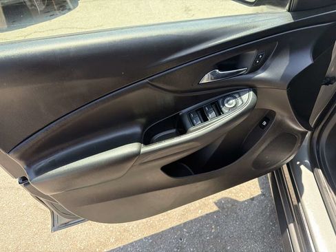 Used 2017 Chevrolet Volt LT w/ Comfort Package FWD image 10