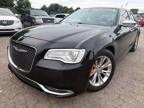 Used 2015 Chrysler 300 C RWD image 1