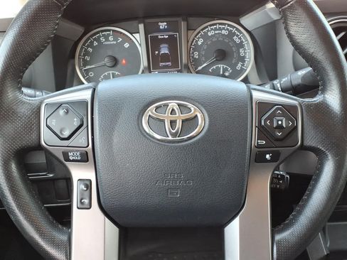 Used 2017 Toyota Tacoma SR5 w/ Tow Package RWD image 17